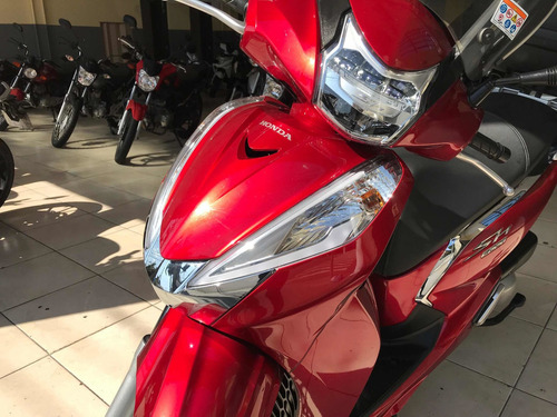 Imagem 5 de 15 de Honda Sh300i