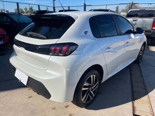 Peugeot 208 1.6 Road Trip At