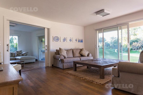 Imagen 4 de 21 de Apartamento, 2 Dormitorios, 2 Baños, Garaje 1 Auto, Gran Jardín, Parrillero