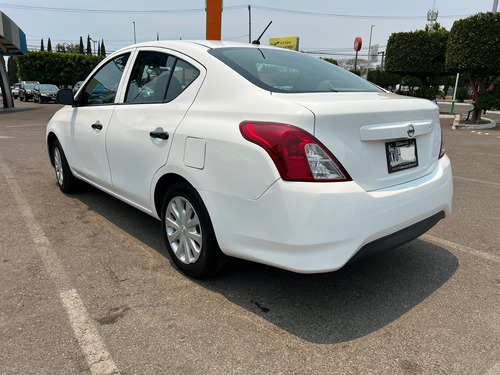 Nissan Versa 1.6 Sense Mt