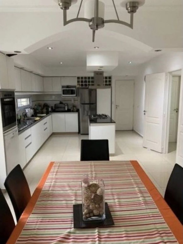 Casa En Venta En Villa Sarmiento