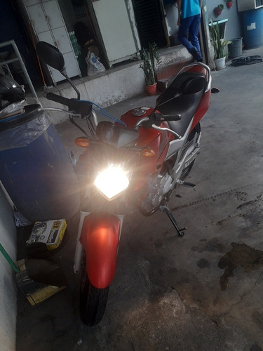 Imagem 2 de 9 de Yamaha Fazer