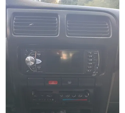 Nissan Sentra 1.6 B13 Std