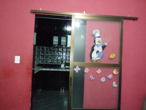 Casa De 4 Quartos,sala De Estar ,e De Jantar,cozinha,garagem