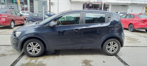 Imagen 5 de 12 de Chevrolet Sonic Lt Std Hatchback 2016