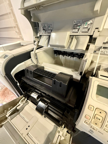 Impresora Hp Laserjet P4015n - Excelente Estado Gris (Usado)