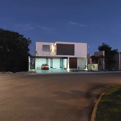 Casa En Venta Con Paneles Solares En Jardines De La Rejoayada Mérida