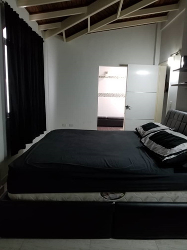 Imagen 16 de 17 de Se Vende Excelente Villa Totalmente Remodelada Tapas 04243564365