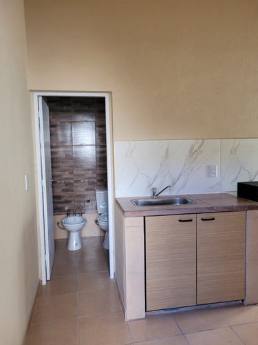 Venta De Casa 2 Departamentos Nuevos En Centro De Goya Ctes