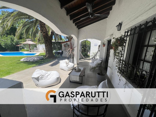 Casa En Venta Con Pileta En Aranjuez! Apto Credito