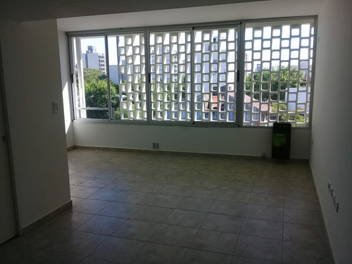 Particular, Monoambiente Plaza España: 7 Nro 1686