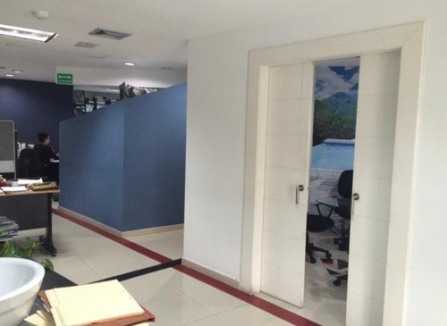 Imagen 6 de 8 de Gabriela Figuera Vende Oficina En Naguanaguana En El Cristal Foof-081