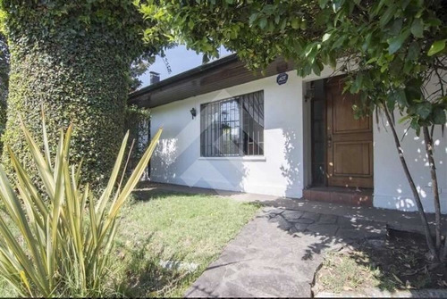 Casa En Venta De 4 Dorm. En La Reina