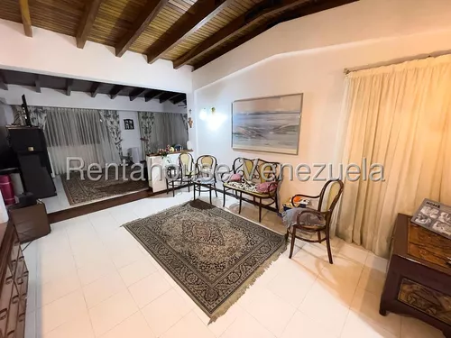 Casa En Venta En La Tahona