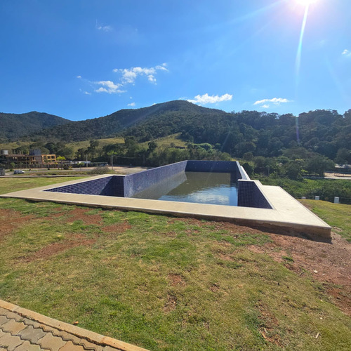 Terreno A Venda Em Condomínio Fechado