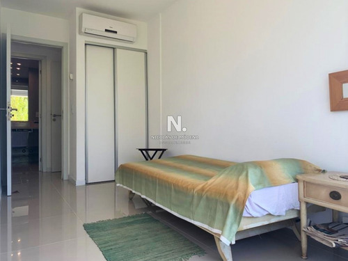 Moderno Apartamento De Dos Dormitorios En Venta - Punta Del Este-ref:4084