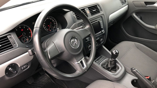 Imagen 12 de 13 de Volkswagen Vento Trendline 2.0 2013