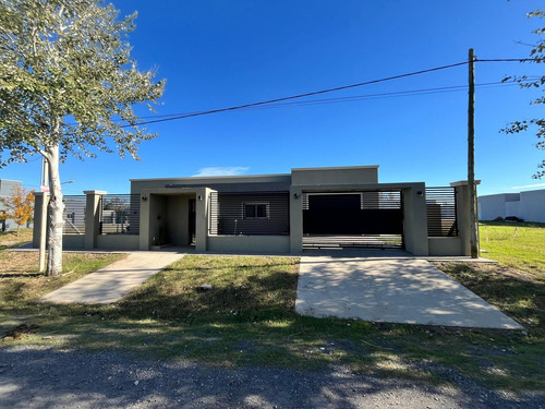 Casa En Venta En Pergamino Con Patio