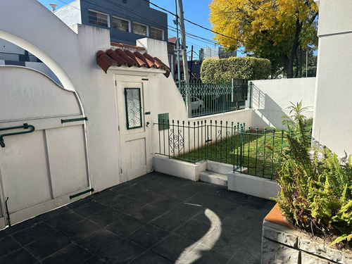 Casa Estilo Colonial Con Jartin Y Quincho