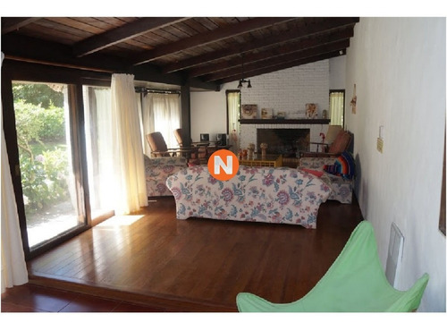 Casa En Venta Y Alquiler, Bo. Cordoba, Maldonado, 4 Dormitorios.- Ref: 209285