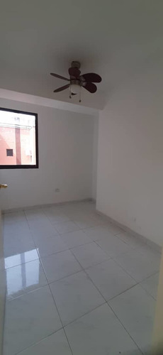 Imagen 4 de 10 de Alexauzuga Vende Apartamento Las Chimeneas