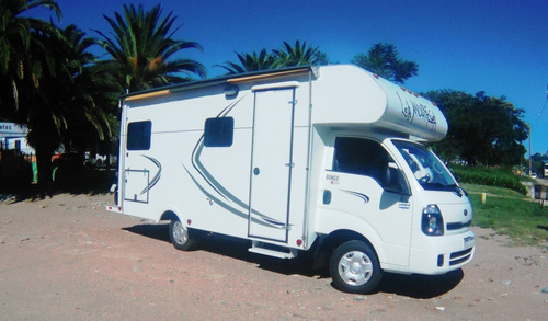 Imagen 14 de 15 de Motorhome: Fabricación, Equipamiento Y Amueblamiento