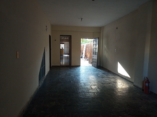 Imagen 4 de 16 de Casa En Venta En Adrogué. Acepta Permutas