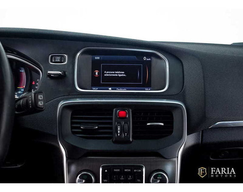 Imagem 10 de 15 de Volvo V40 T4 Dynamic 2.0 Turbo Aut. 2013