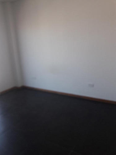 Imagen 3 de 8 de Departamento En Venta En Moron Centro