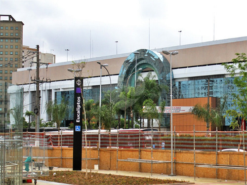 Imagem 15 de 19 de Ponto Comercial No Shopping Ibirapuera Piso Campo Belo. - Reo654673