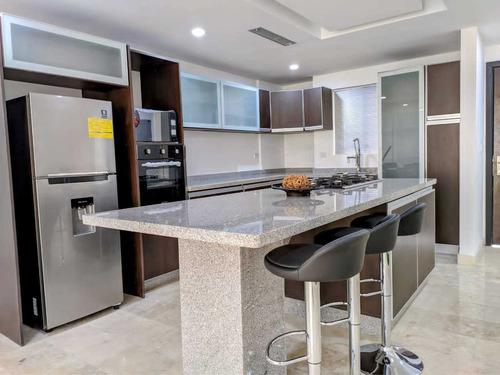 Imagen 6 de 20 de Mary Castro Vende Town House En Rincon Mañongo