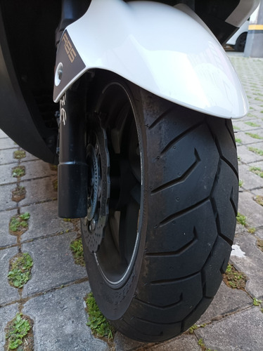 Imagem 3 de 9 de Kymco Downtown 300