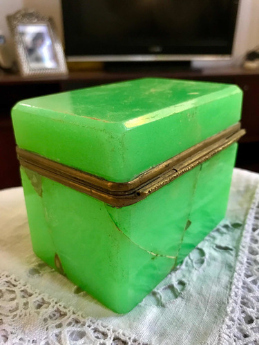 Antigua Caja Cofre Alhajero De Opalina Y Bronce
