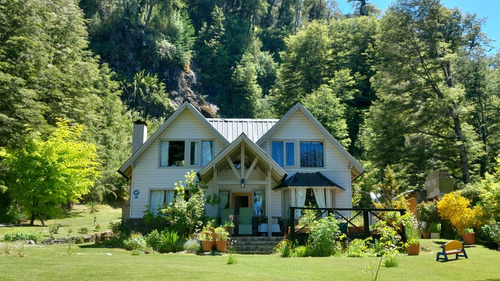 Hermosa Casa En Barrio Arauco (cód. 132)