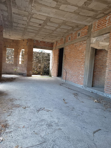 Casa En Venta En Obra Gris, Tetela Del Monte Con 3 Rec. Y Jacuzzi... 2,600,000