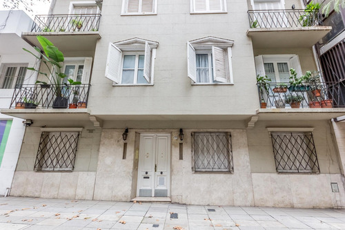 Departamento. Planta Baja. Patio. Belgrano