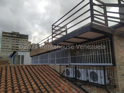Santa Mónica !! Impecable Y Amplia Casa Comercial Y/o Residencial, 532 M2, 3 Oficinas Privadas Con Posibilidad De Ampliación Para Otras Oficinas, 6 Pe. Apartamento Y Anexo Totalmente Equipados !!