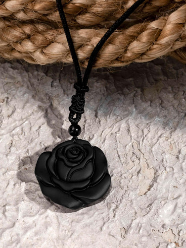 Minachi Collar Con Colgante Floral De Rosa De Obsidiana Negr