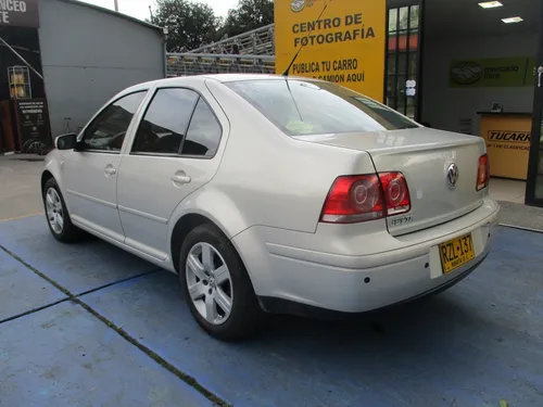 Volkswagen Jetta 2000cc Mt Aa