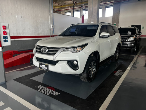 Toyota Fortuner Sr 2.4 Diesel