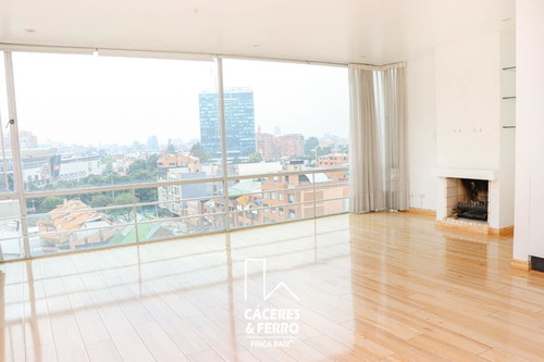 Imagen 4 de 25 de Se Vende Apto Duplez Ext. 8vo. Piso Santa Barbara Central -5-