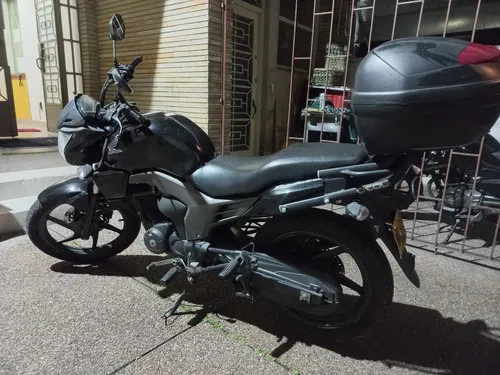 Moto Con Maletero, Excelentes Condiciones.