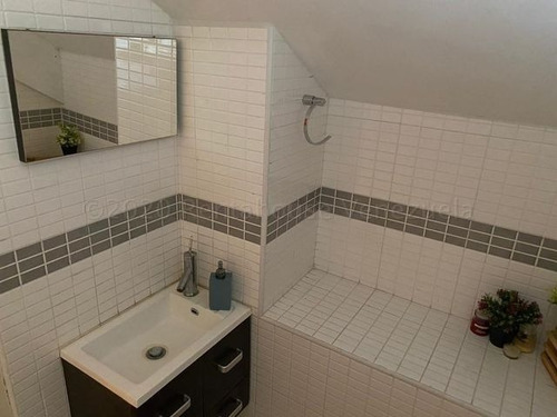 Imagen 10 de 22 de Casa En Venta El Parral Valencia Carabobo 22-19167 Gerardo Guillen Rent A House