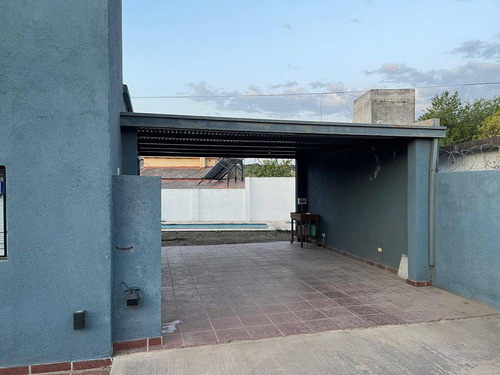 Unquillo , Venta ,hermosa Casa Dos Dormitorios , Cochera Y Piscina