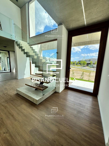 Casa En Venta En Carpinchos, Nordelta, Tigre