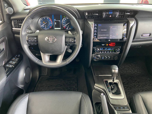 Imagem 8 de 14 de Toyota Hilux Sw4 2.8 D-4d Turbo Diesel Srx 7l 4x4