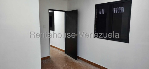 Maria E. Alquila Galpón De Alta Capacidad, Perfecto Para Almacenamiento Y Producción!! Construcción Reciente, En Zona Industrial 2, Lara#25-20201**1.208m2**