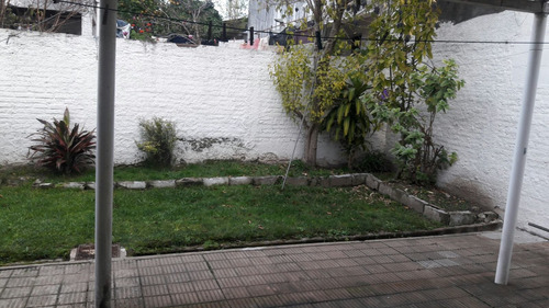 Muy Buena Ubicación, Padrón Único. Garage Amplio. Fondo