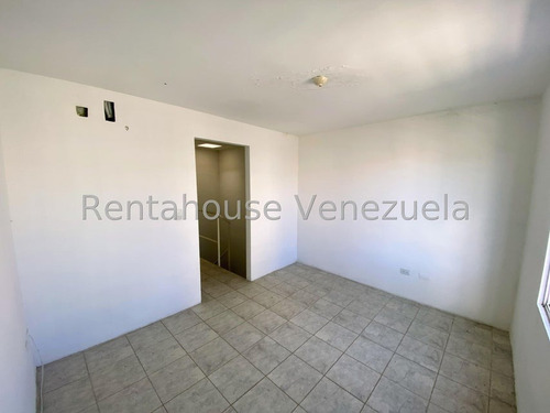 Bello Townhouse Para Seguir Remodelando A Tu Gusto