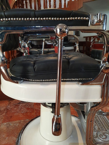Imagen 2 de 10 de Silla De Barbero Marca Colombia (hidráulica)
